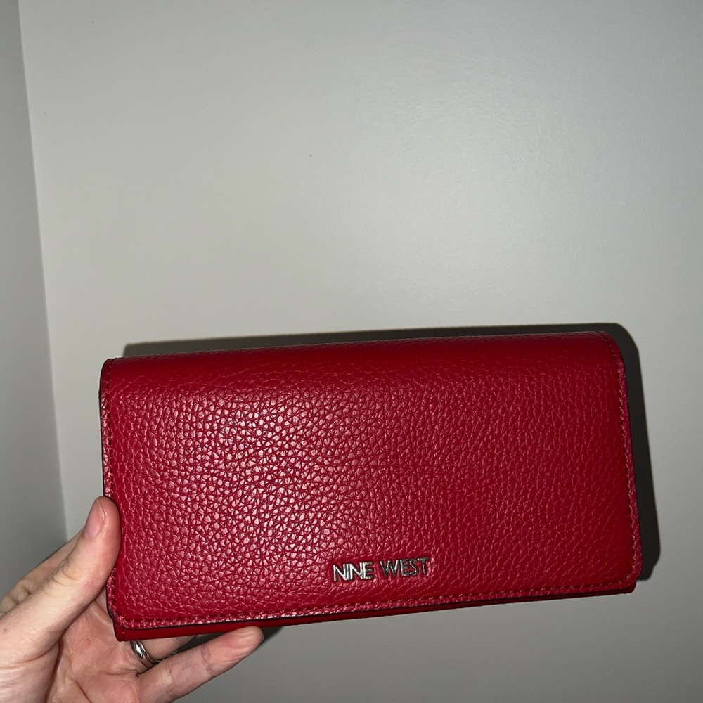 Nine West wallet, gently used.